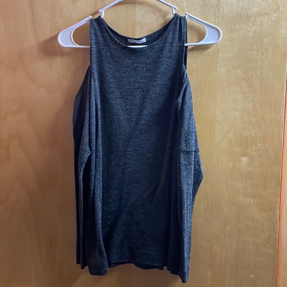 💕5/25 closet clean out💕 Zara cold shoulder top
